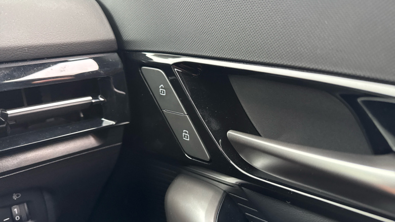 MG MG4 180kW Trophy EV Extended Range 77kWh 5dr Auto Electric Hatchback